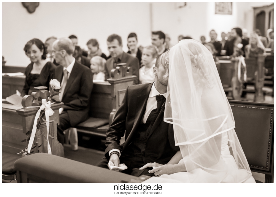 2012-09-22_Hochzeit_Cornelia&Fritz_0207_sepia_stomp_930.jpg