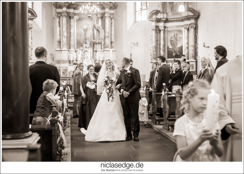 2012-09-22_Hochzeit_Cornelia&Fritz_0240_sepia_stomp_930.jpg