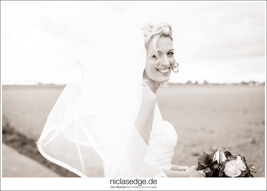2012-09-22_Hochzeit_Cornelia&Fritz_0375_sepia_stomp_930.jpg