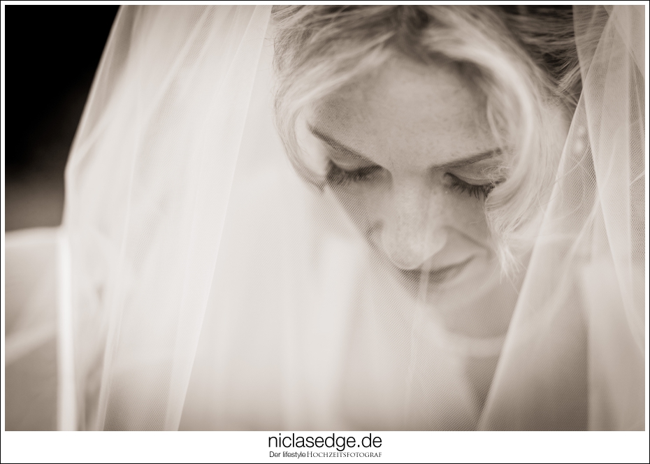 2012-09-22_Hochzeit_Cornelia&Fritz_0450_sepia_stomp_930.jpg